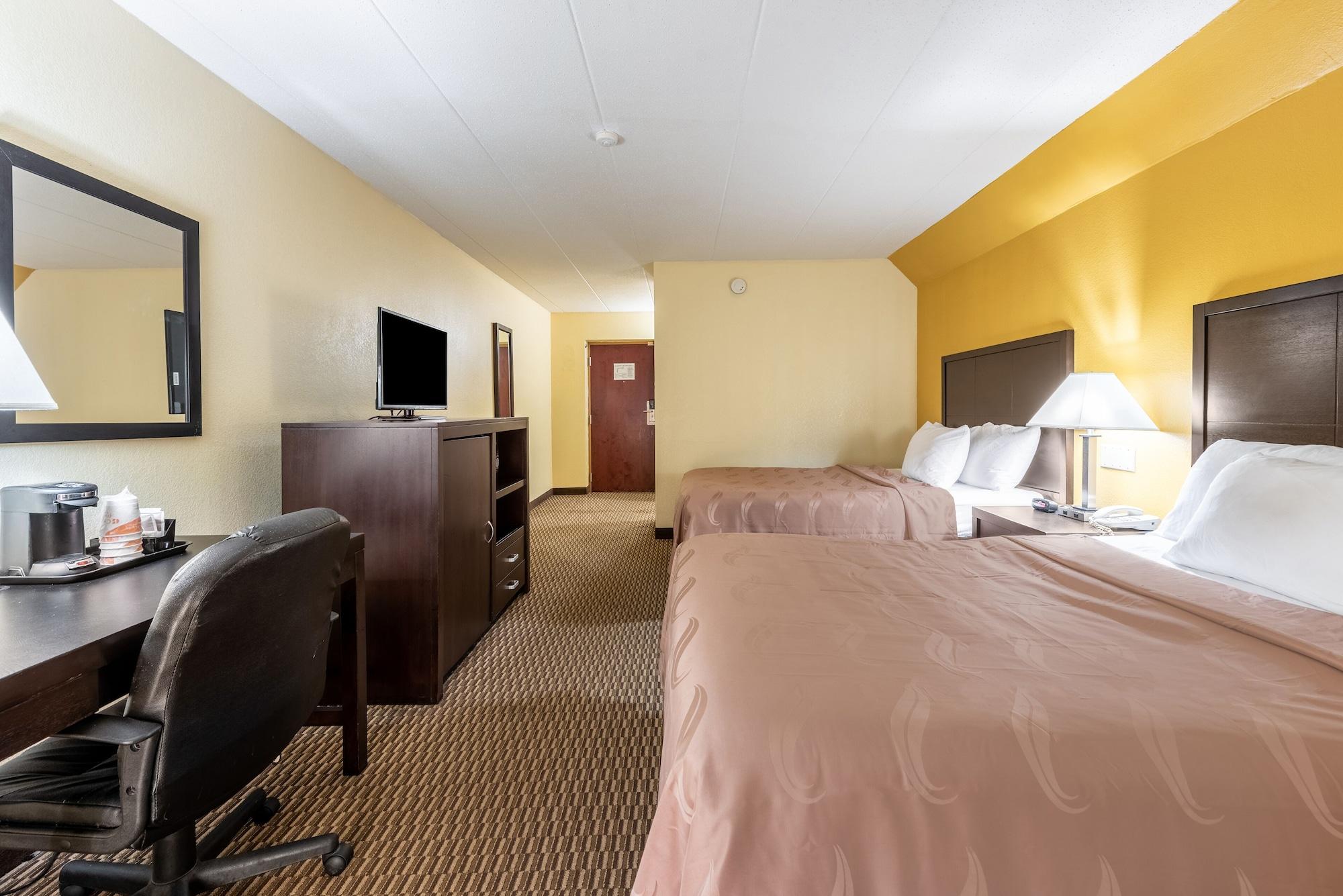 Quality Inn & Suites Cincinnati Exterior foto