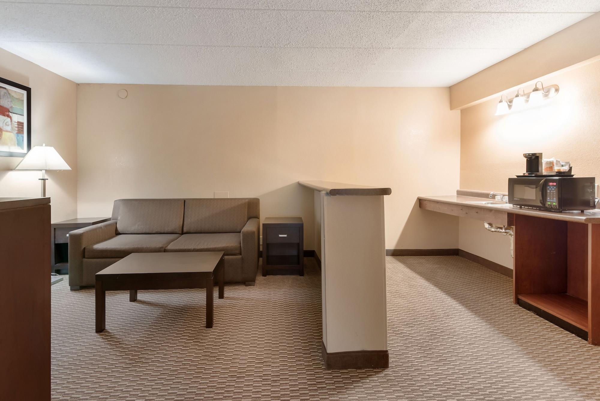 Quality Inn & Suites Cincinnati Exterior foto