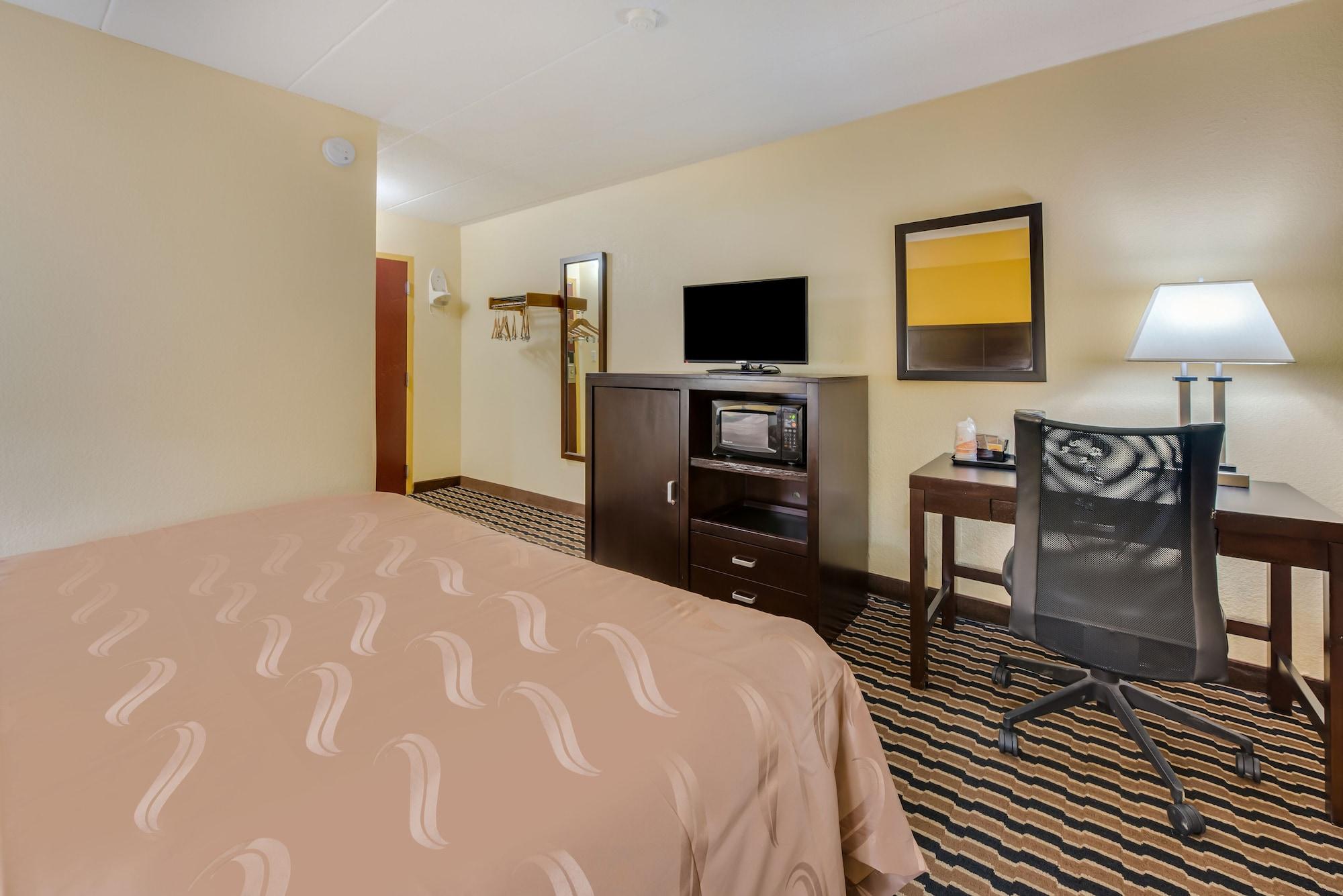 Quality Inn & Suites Cincinnati Exterior foto