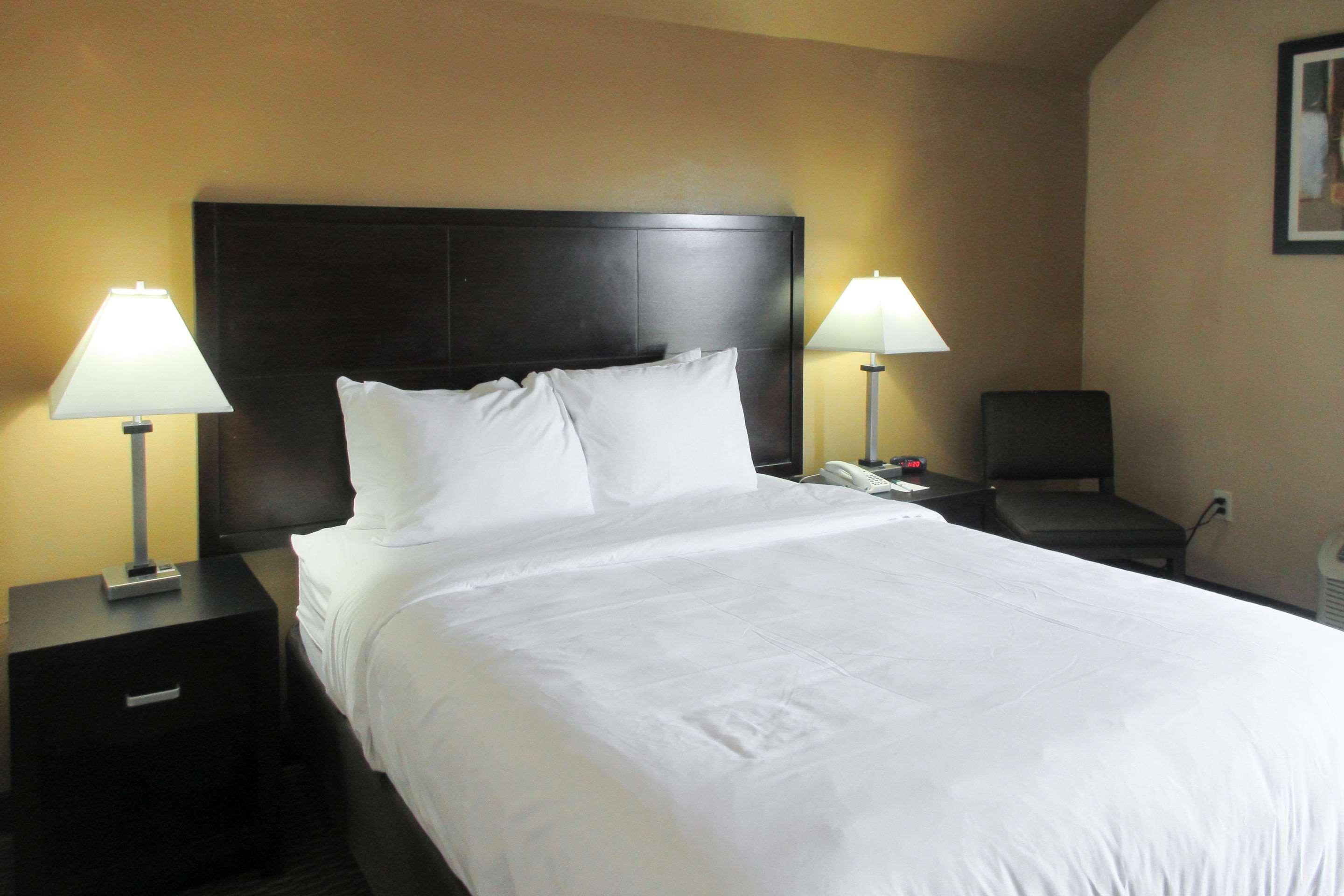 Quality Inn & Suites Cincinnati Exterior foto